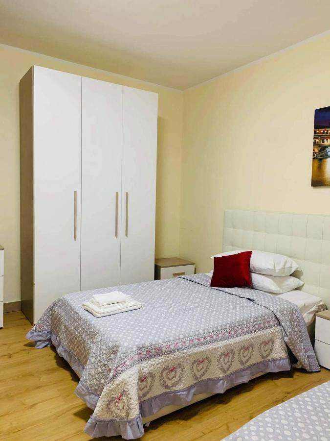 Chowdhury House Mestre Extérieur photo