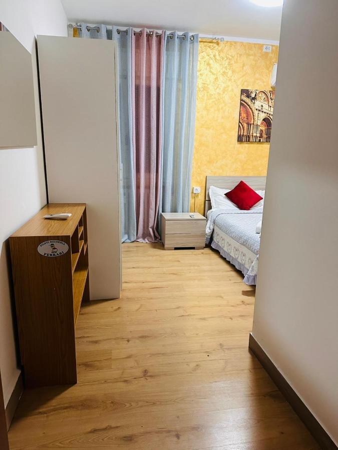Chowdhury House Mestre Extérieur photo